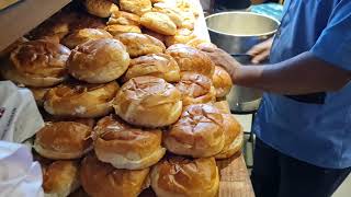 Maska Bun | 70 Years old Irani cafe in Ahmedabad | Bun maska \u0026 chai | Indian Street food