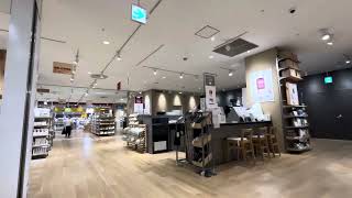 イトーヨーカドー 弘前店　エスカレーター　上り