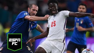 Giorgio Chiellini tries to take Bukayo Saka’s shirt 😮| #Shorts | ESPN FC