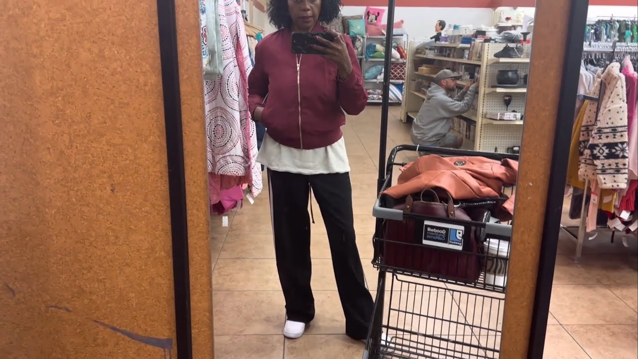 Thrift With Me At Goodwill Youtube