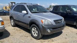 Used Car Shopping - 2005 Kia Sorento - Testing & Revving the Engine