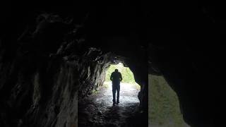 Exploring caves in the Peak District 🔦 #hiking #caves #peakdistrict #reynardscave #hiddengem