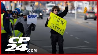 Canada Post temporarily laying off striking workers, union says