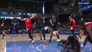 Angel Reese Pushes Teammate Into Tiffany Hayes Who INJURES KNEE | Las Vegas Aces vs Chicago Sky WNBA