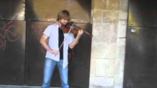 Paris street violinist play Bach Chaconne from Partita No 2 in D