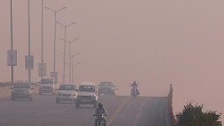 Protesters highlight New Delhi's soaring air pollution ahead of COP22 - world