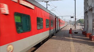 Sealdah Rajdhani Express Full Speed !! 12314 Sealdah rajdhani express