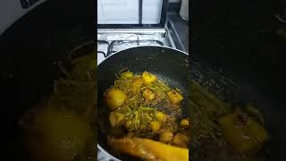 aloo mongray recipe anum food and beauty secrets please like and subscribe my YouTube channel 🇦🇪  😊