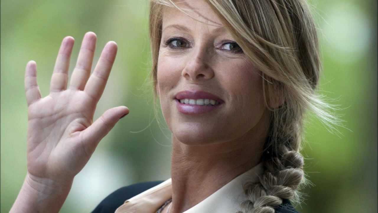 Alessia Marcuzzi Ottimo Extreme Makeover & Lato B - Video Gossip - YouTube