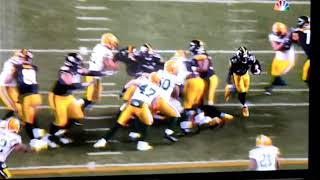 Le'veon Bell shows his trade mark patience then burst through the hole!