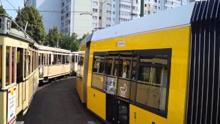 Einfahrt einer Flexity in die Wendeschleife Zingster Straße