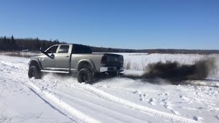 Lifted Cummins Pulls Out Stuck Duramax