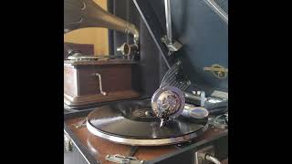 榎本 美佐江 ♪別れじの夜のタンゴ♪ 1950年 78rpm record. Columbia Model No G ｰ 241 phonograph