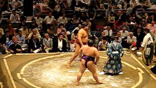 Takayasu vs. Fujiazuma 2nd day match  9-12-2011 he won