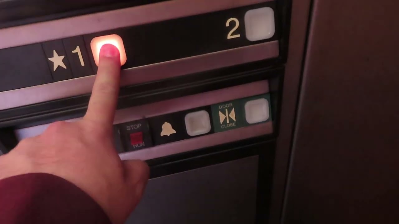 Dover Hydraulic Elevator At Country Day Plaza Youtube