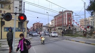 Spoorwegovergang Bari (I) // Railroad crossing // Passaggio a livello