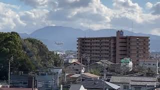 愛媛 年末の松山空港にスターウォーズジェット飛来！