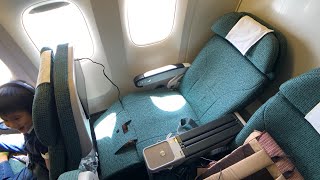 國泰航空「特選經濟艙」香港飛新加坡 （B777-300ER)