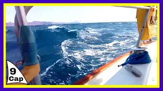 Velero con Viento Fuerte Navegando en Cabo de Gata, Navegar en Mar Mediterráneo de empopada