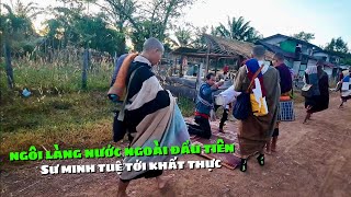 Memorable Master Minh Tue's First Time In 1 Sitting In A Village In Laos To Beg #9