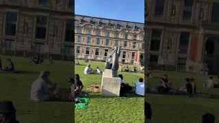 প্যারিসের বিখ্যাত মেয়েদের নগ্ন মুর্তি Famous nude sculpture of Paris |