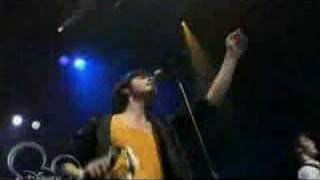 Jonas brothers - Hold On (live)