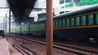 SS9G 0044 hauling  passenger train Z98  Arrive Guangzhou Station