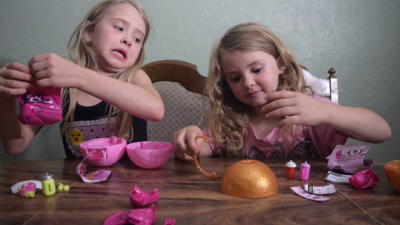Opening Lol Surprise Dolls Youtube