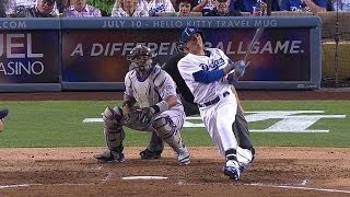 COL@LAD: Rojas lines a bases-clearing double to left