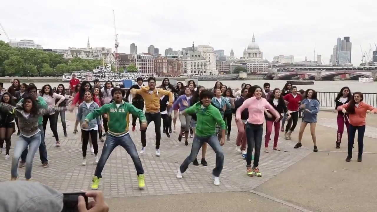 Bollywood Flashmob At The Iconic Southbank London Hd Youtube