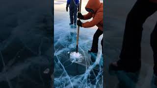 देखिए बर्फ की नीचे की मछली कैसे पकड़ी 🦈🦈🦈 how to fishing in ice river