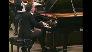 マウリツィオ・ポリーニ／ブラームス : ピアノ協奏曲 第1番 二短調 作品15 《第1楽章》