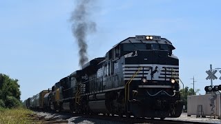 NS 1076 leads the MEWLD-01 thru Rosenberg, TX