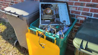 Trash or treasure? Restoring old thrown out computers!