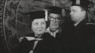 Koningin Juliana ontvangt eredoctoraat Columbia University (1952)