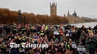 Climate activists block Lambeth Bridge in solidarity with jailed Insulate Britain members