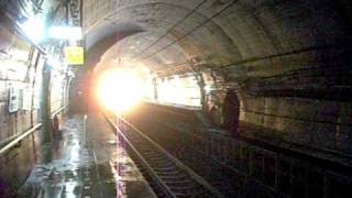 筒石駅（トンネル駅）　特急はくたか下り通過風景