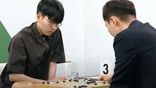 韓国で唯一と言っていい挑戦手合制を採用している第4期ソパルコサノル最高棋士決定戦五番勝負が今週開幕！22日の第1局に続いて24日の第2局もシンジンソ九段が制して防衛まであと1勝としました。