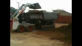 Carregadeira Bobcat modelo S130