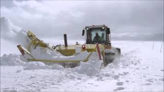 Brøyting av nasjonal turistvei over Valdresflye 23. mars. 2015. (Husk å abonnere på kanalen)