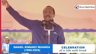 Kalonzo Musyoka laughs at Ruto after he was heckled badly in Isiolo!!