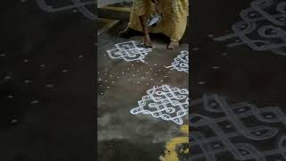 13-5 dots Sikku kolam with steps added