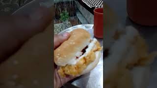 chicken cheese burger bahut achcha hai #viral #short #viral #reel