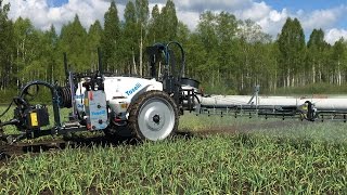 Cloud AirSpray in garlic field