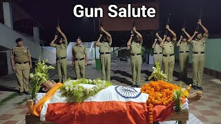 Gun salute to a Soldier. একজন সৈনিকের গান স্যালুট।