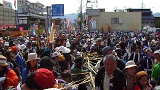 木遣りと曳行―諏訪大社御柱祭，下社秋宮一之御柱 Suwa Taisha Onbashira Festival