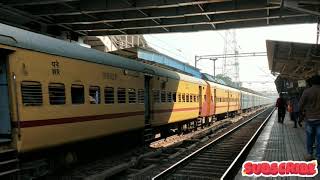 22954 GUJARAT SF EXPRESS AHMEDABAD JN - MUMBAI CENTRAL