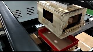 Box assembling with Hot melt glue spraying machine