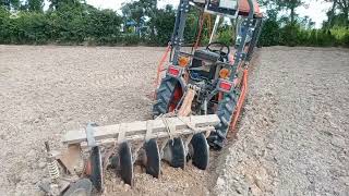 วิธีไถรอยแรกของkubota b2740sไถแปรหลังไถผาน3