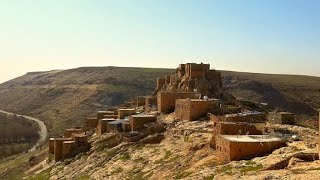 Midyat Nusaybin yolu üzerinde fantastik bir köy kelehé (kalecik)